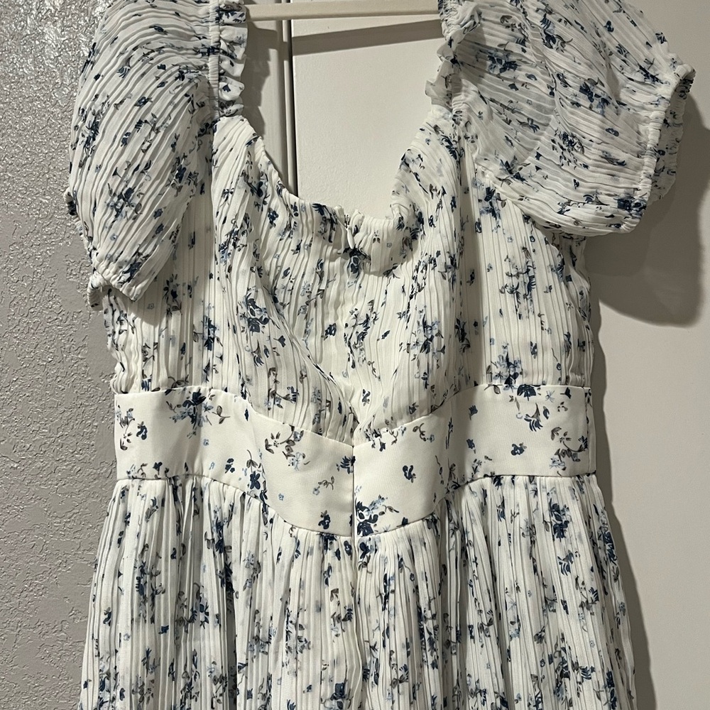 Lulu's Romantic White and Blue Floral Dress - Picture 4 of 4